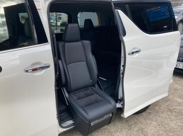 2018 TOYOTA ALPHARD